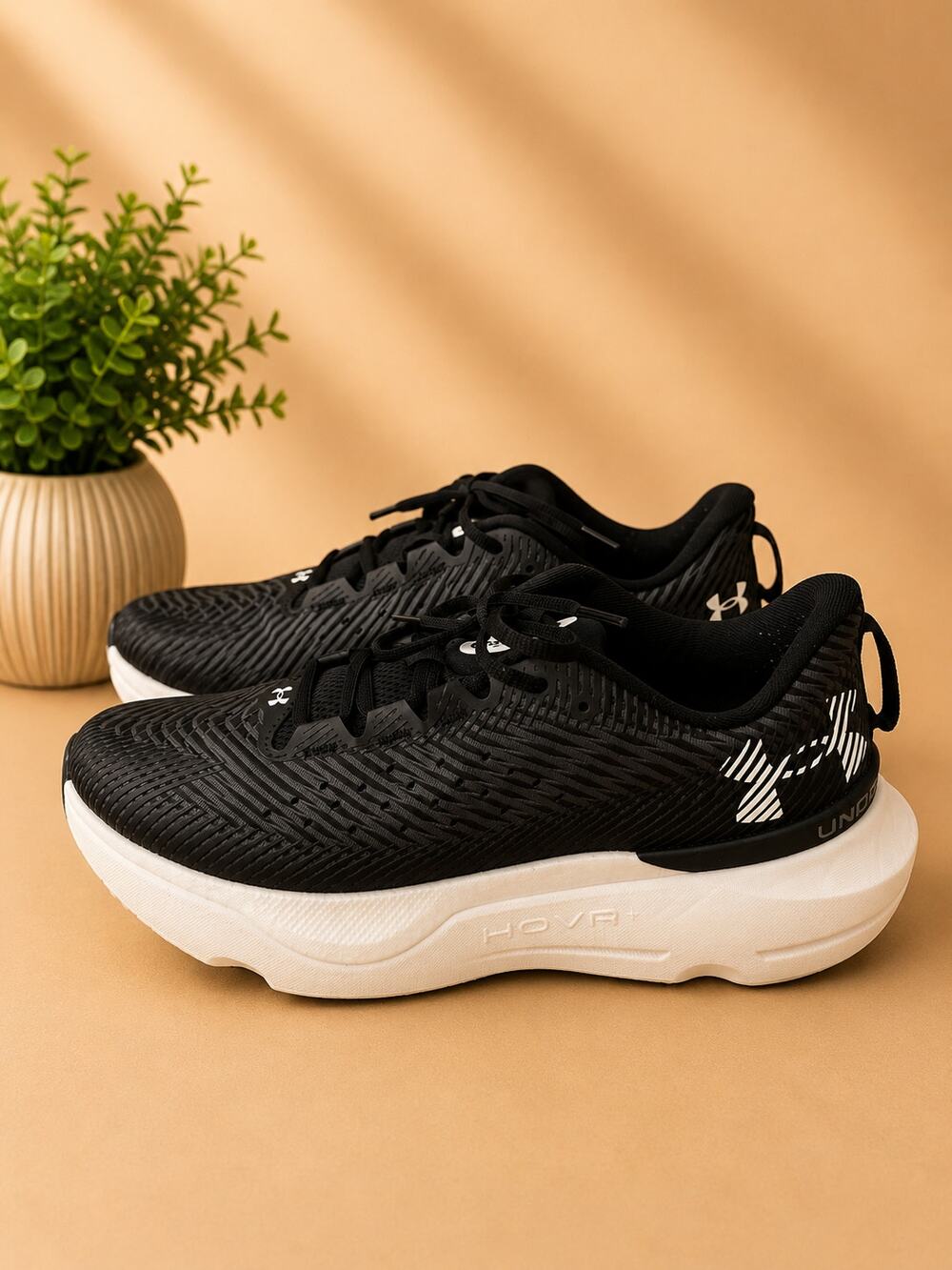 USED Under Armour Men's Infinite 6, 001 Black, 10
